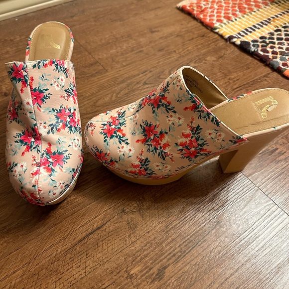 Boho Size 11 Floral clog platform mule - Picture 5 of 6
